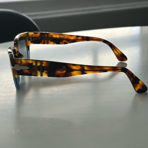 **SOLD** Persol Men’s Brown Tortoise-Opal Blue / Light Blue Rectangle Sunglasses - Picture 8 of 8